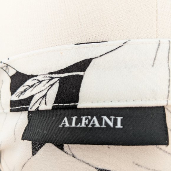 Tunic! Black and White Floral Print - Picture 8 of 8